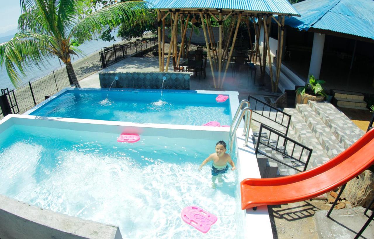 FX72 Beach Resort Maumere Exterior foto