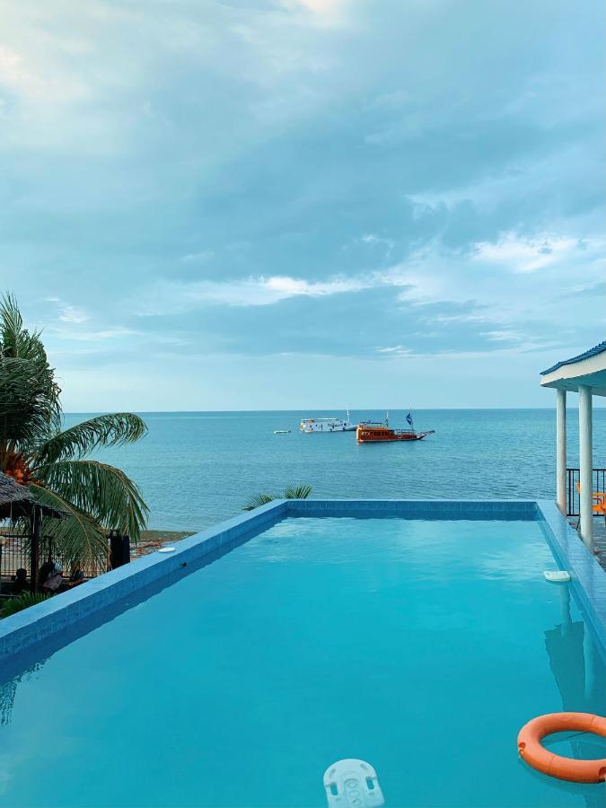 FX72 Beach Resort Maumere Exterior foto